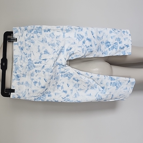 CHAPS white/light blue tie-dye cropped denim pants-8P - Picture 2 of 5